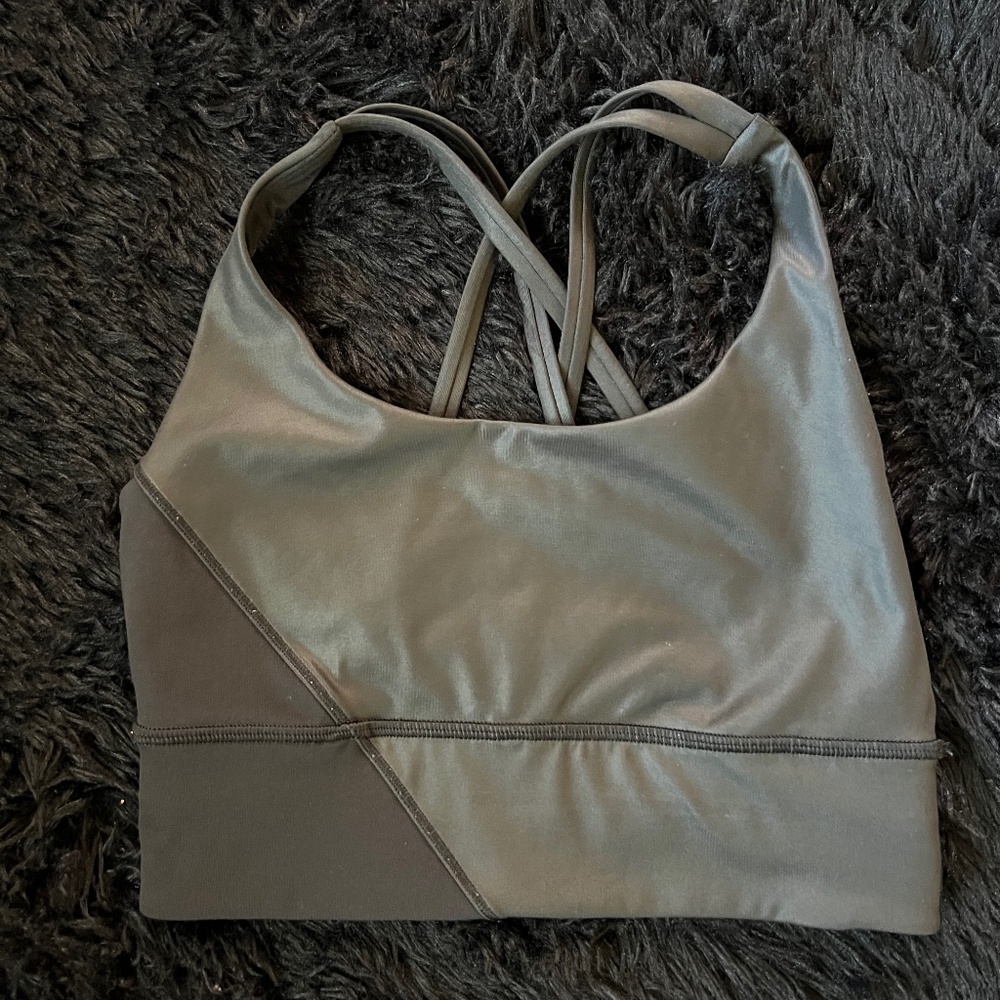 Lululemon sports bra size 4